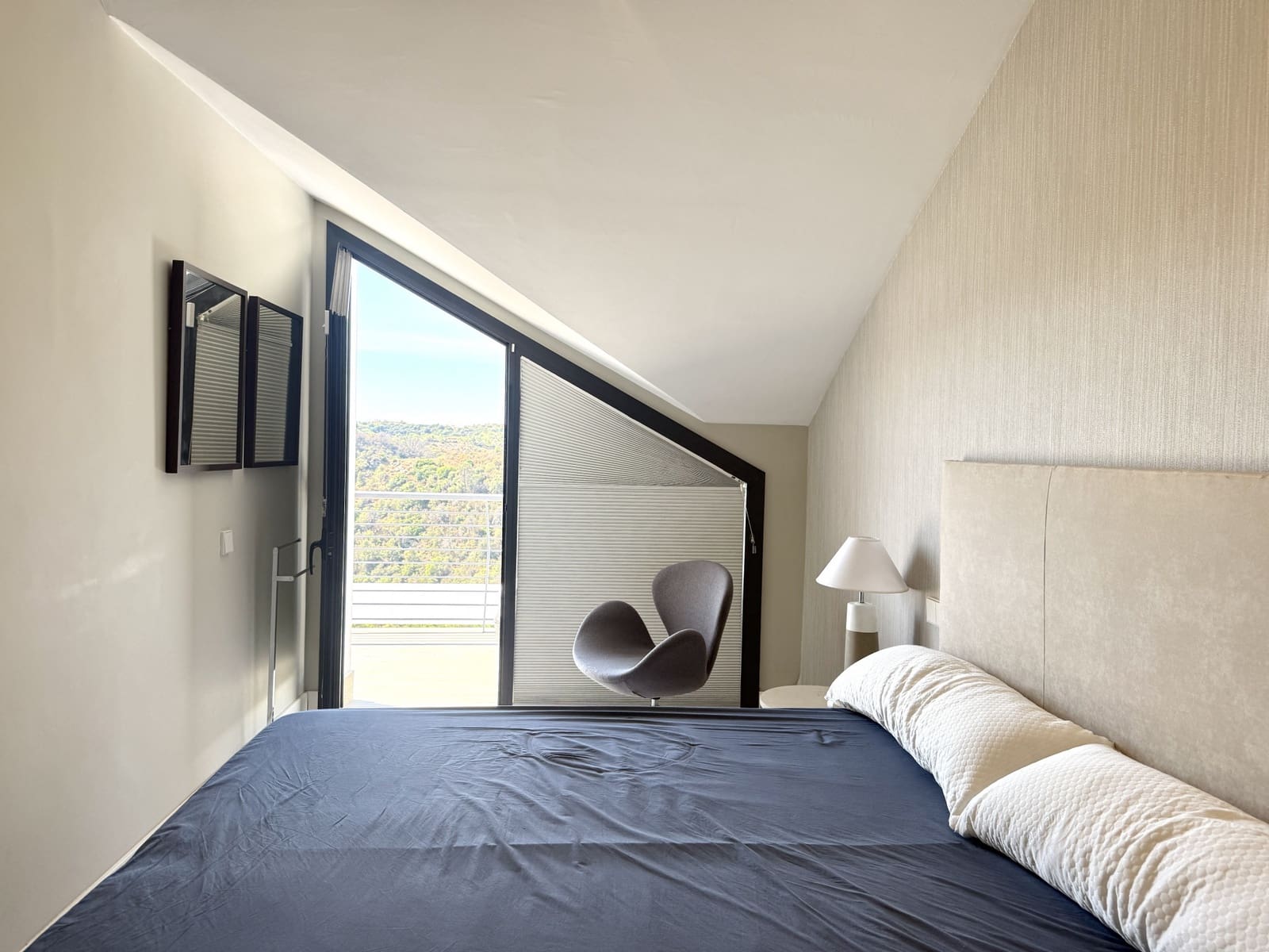 2 soverom Penthouse til leie i Estepona med svømmebasseng garasje - € 2 000 (Ref: 9291246)