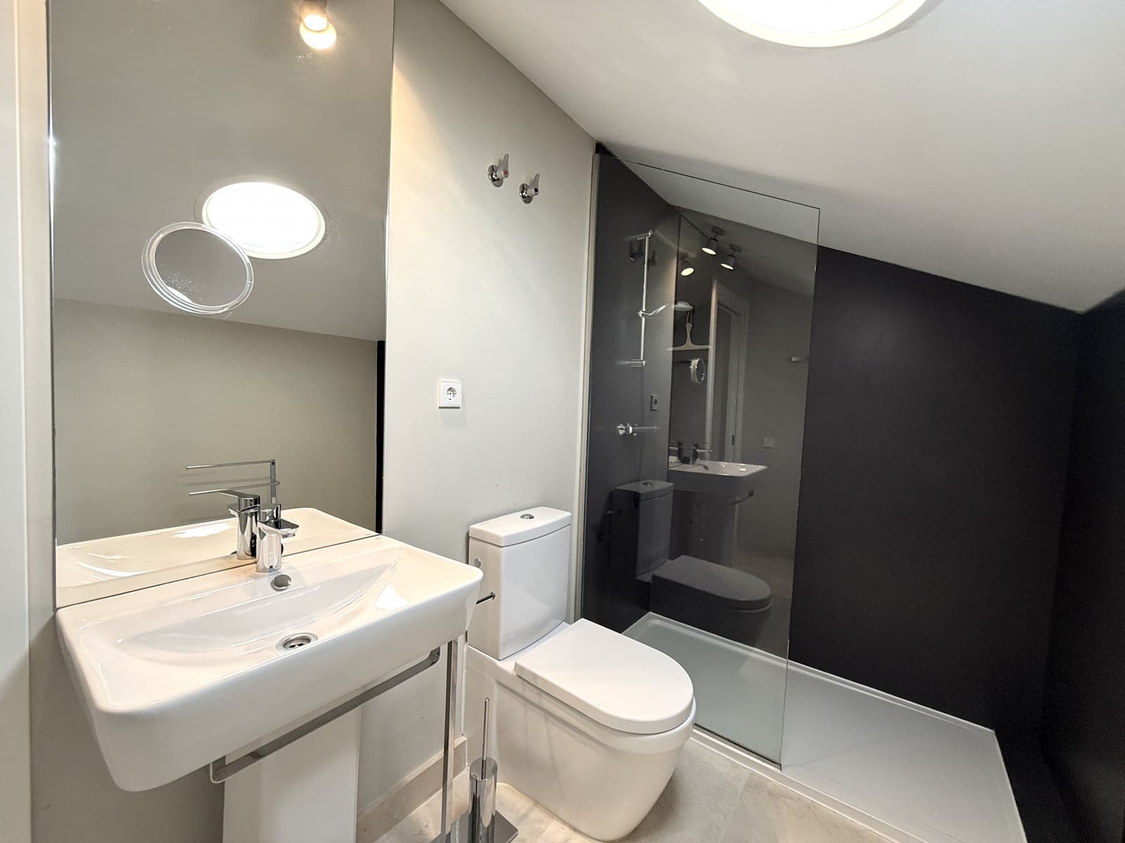 2 soverom Penthouse til leie i Estepona med svømmebasseng garasje - € 2 000 (Ref: 9291246)