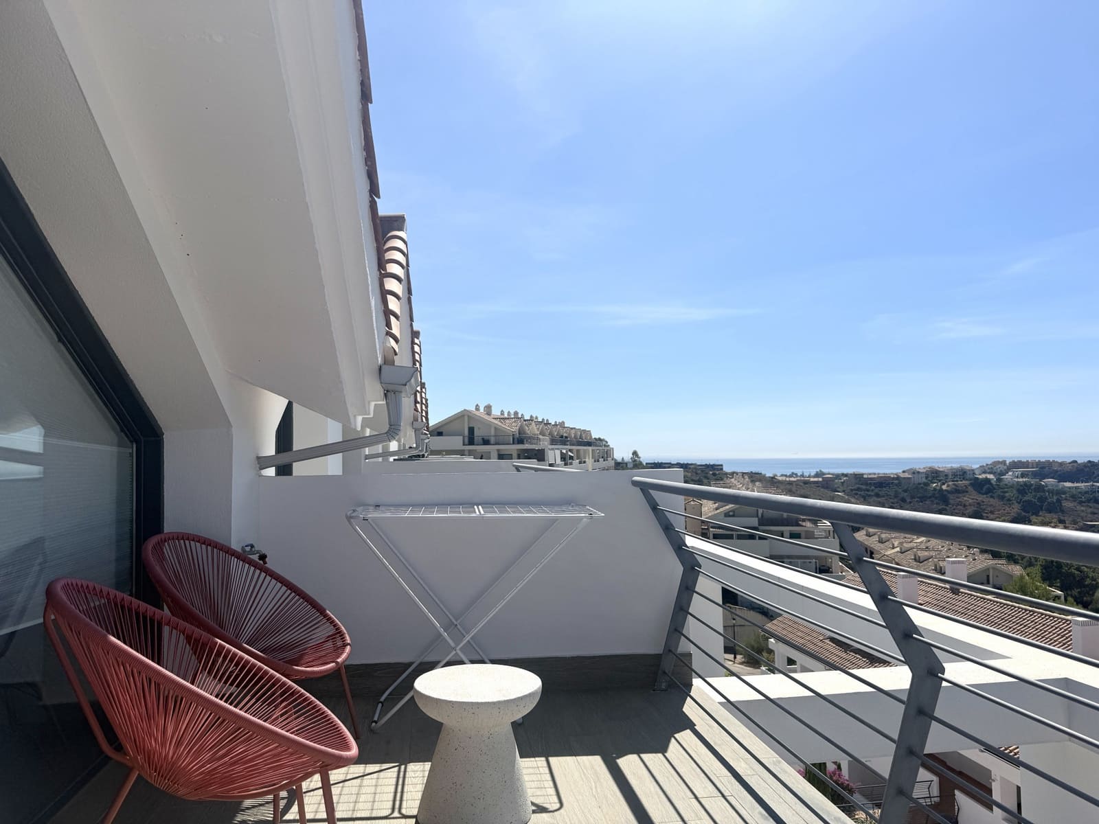 2 soverom Penthouse til leie i Estepona med svømmebasseng garasje - € 2 000 (Ref: 9291246)