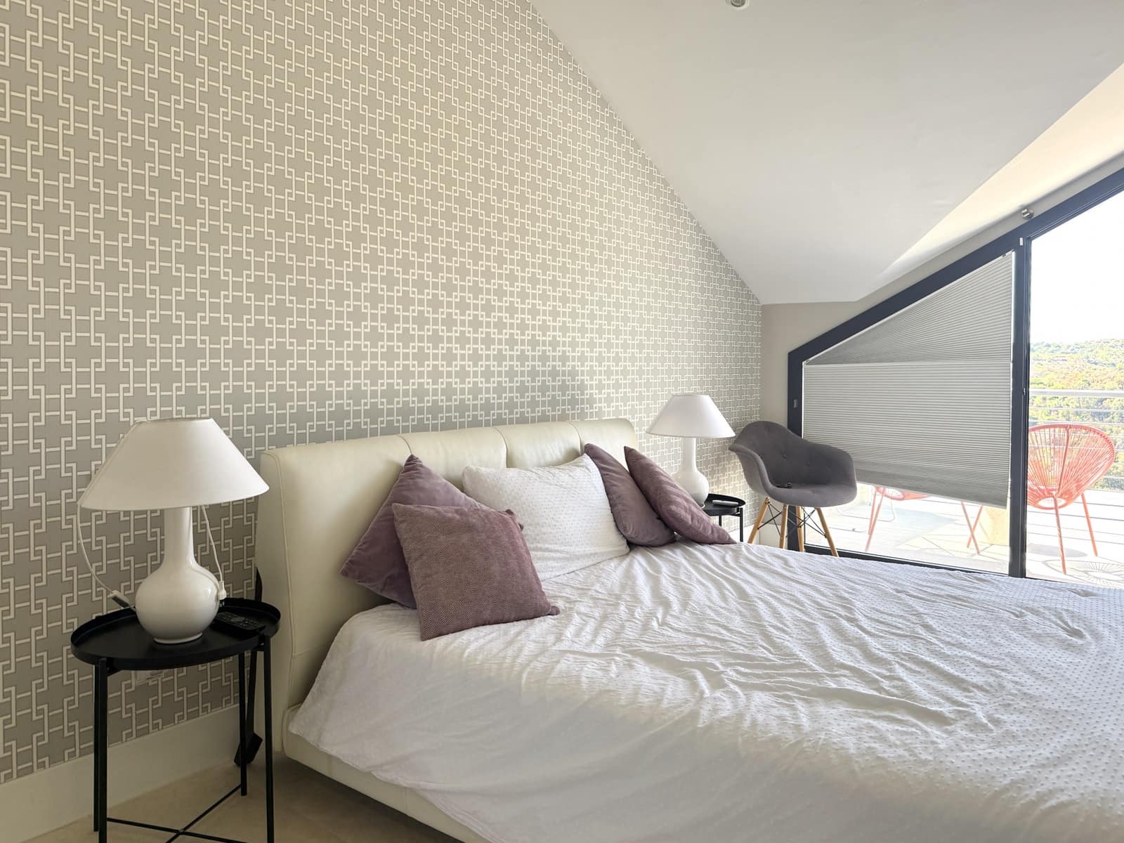 2 soverom Penthouse til leie i Estepona med svømmebasseng garasje - € 2 000 (Ref: 9291246)