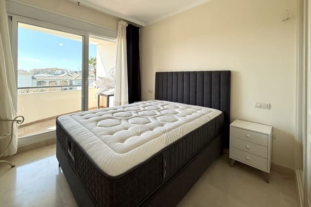 2 bedroom Apartment for rent in Estepona with pool garage - € 1,900 (Ref: 9300895)