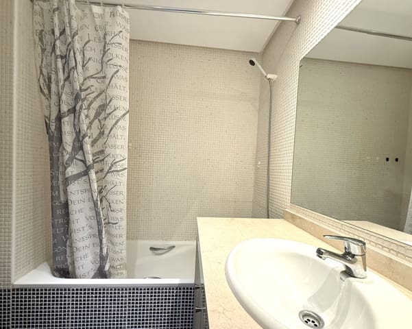 2 bedroom Apartment for rent in Estepona with pool garage - € 1,900 (Ref: 9300895)