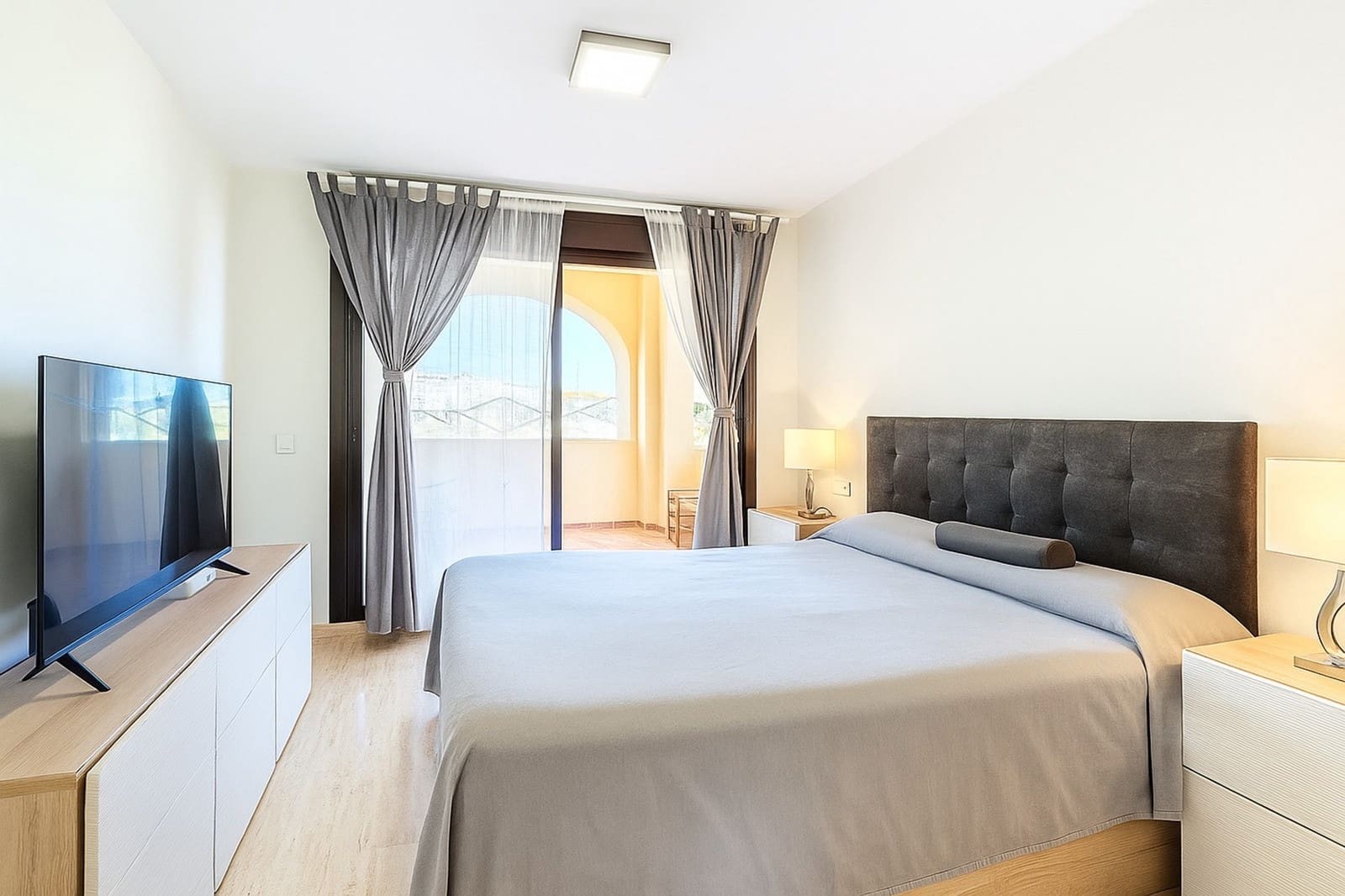 3 makuuhuone Huoneisto vuokrattavana paikassa Estepona mukana uima-altaan 
autotalli - 2 750 € (Ref: 9303283)