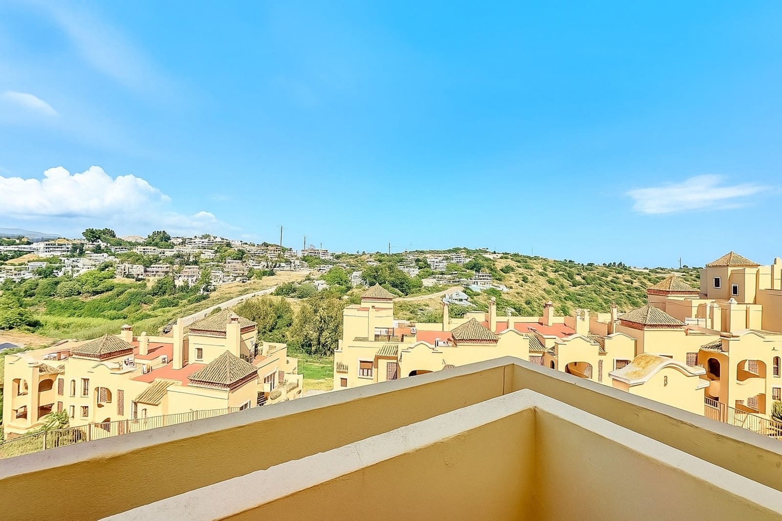 3 makuuhuone Huoneisto vuokrattavana paikassa Estepona mukana uima-altaan 
autotalli - 2 750 € (Ref: 9303283)