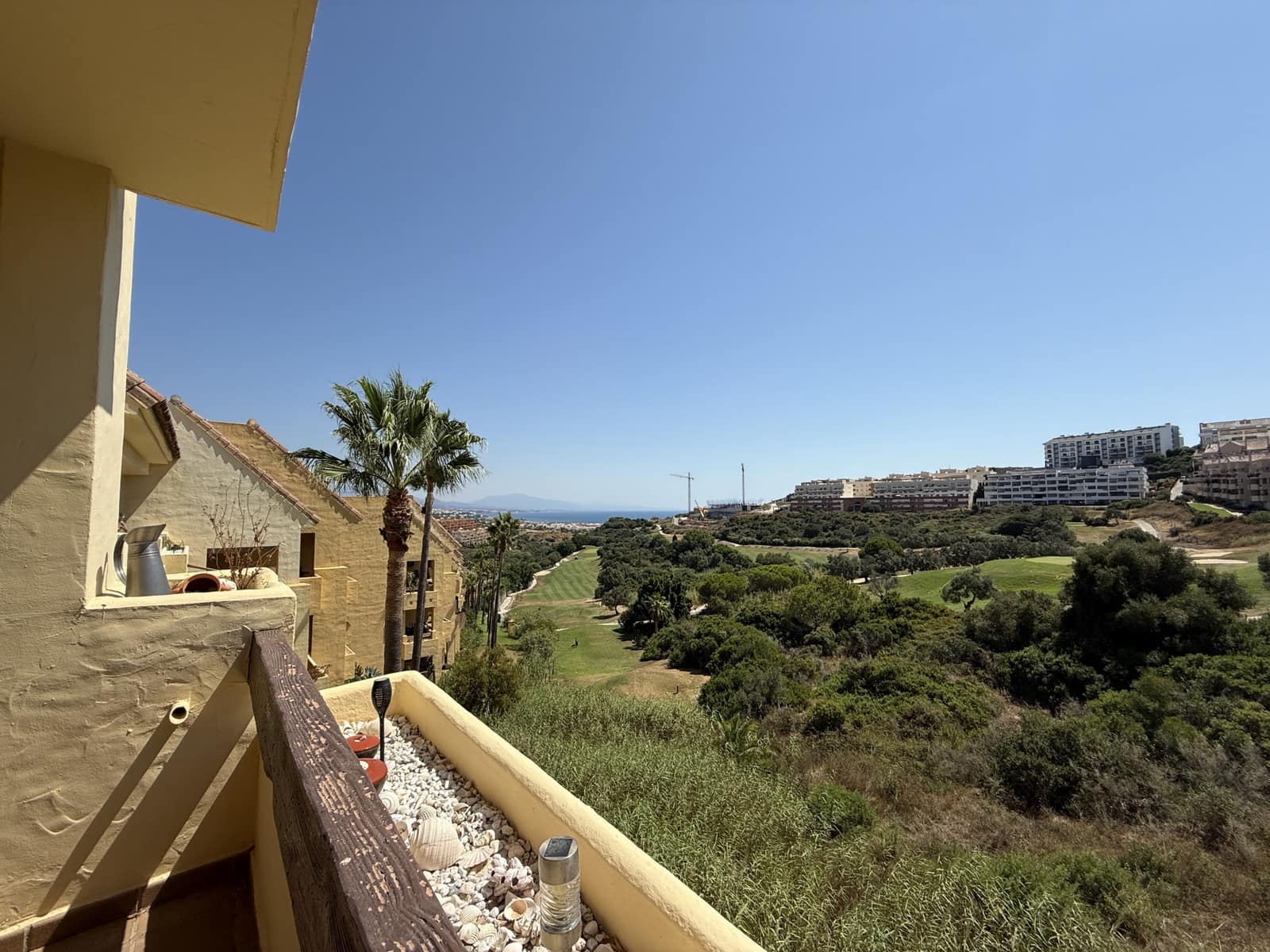 2 soverom Leilighet til leie i Manilva med svømmebasseng garasje - € 1 600 (Ref: 9303284)