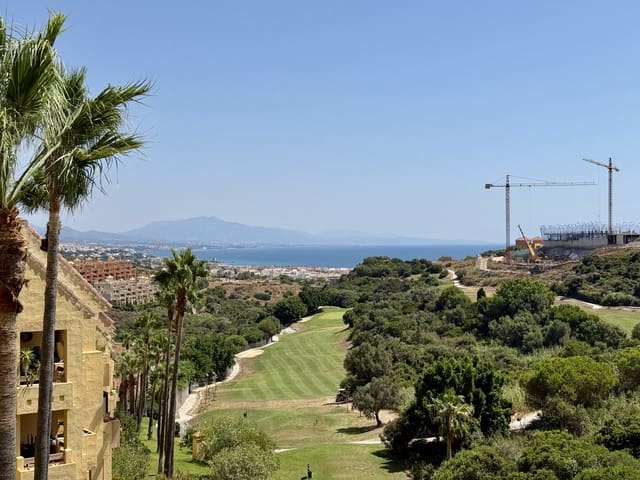 2 bedroom Apartment for rent in Manilva with pool garage - € 1,600 (Ref: 9303284)