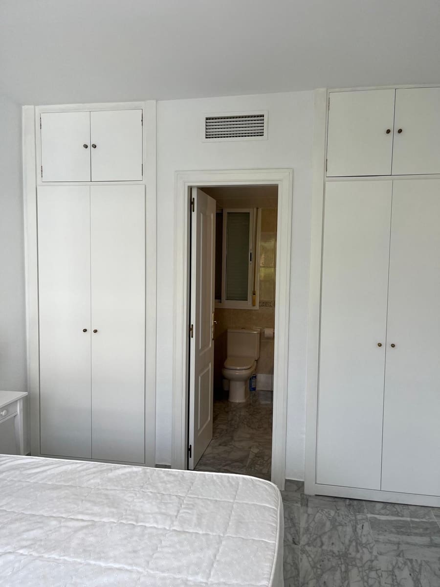 2 soverom Leilighet til leie i Marbella med svømmebasseng garasje - € 1 750 (Ref: 9326209)