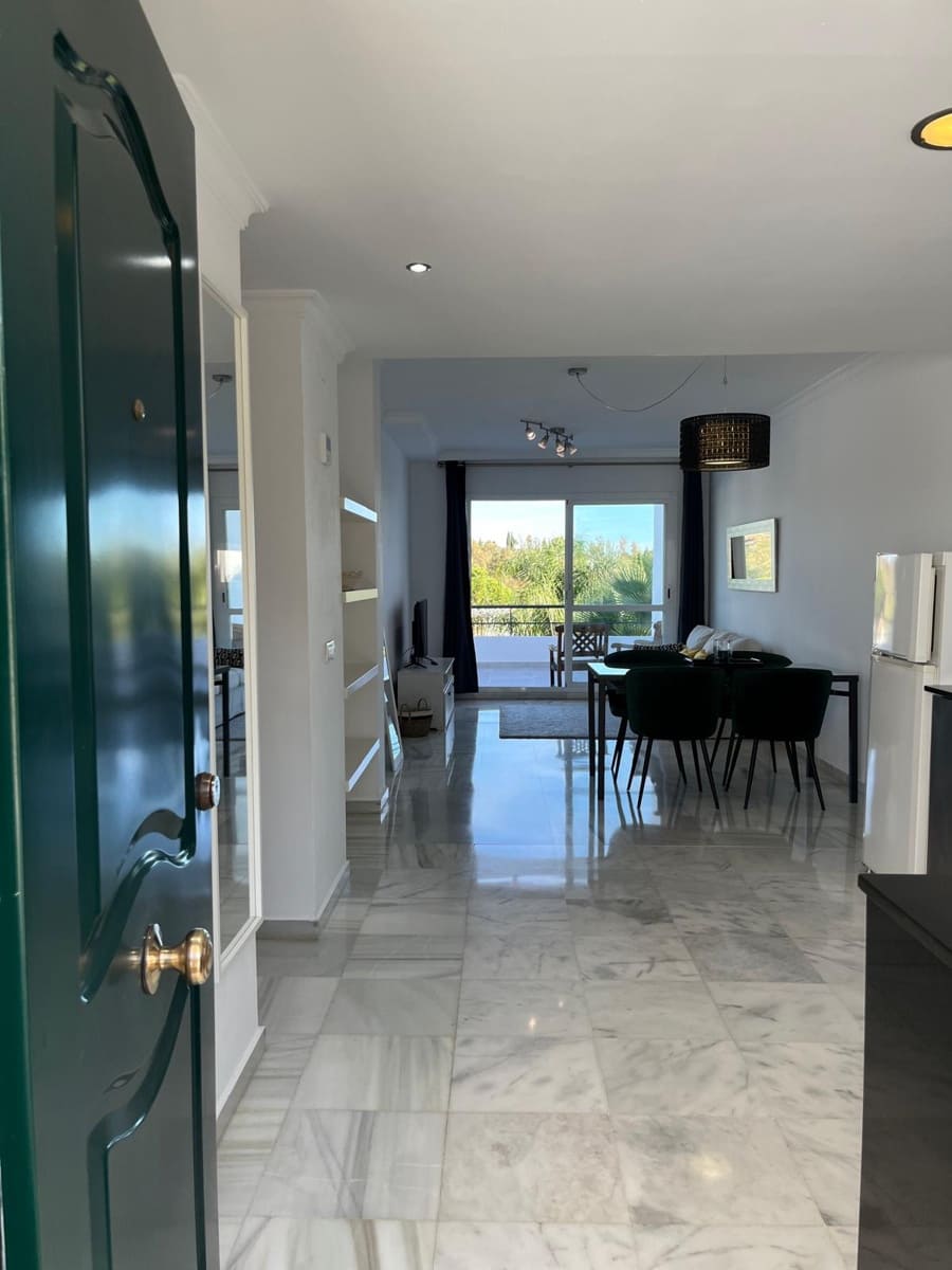 2 soverom Leilighet til leie i Marbella med svømmebasseng garasje - € 2 050 (Ref: 9330368)