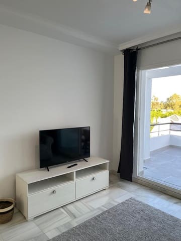 2 bedroom Apartment for rent in Los Naranjos, Marbella with pool garage - € 2,050 (Ref: 9330368)