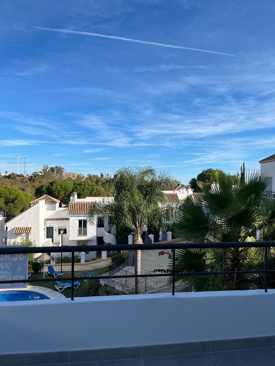 2 soverom Leilighet til leie i Marbella med svømmebasseng garasje - € 2 050 (Ref: 9330368)