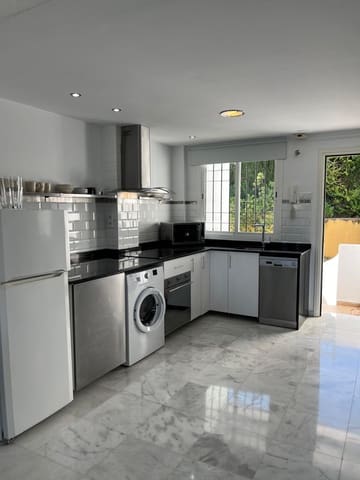 2 bedroom Apartment for holiday rental in Los Naranjos, Marbella with pool garage - € 5,125 (Ref: 9330369)