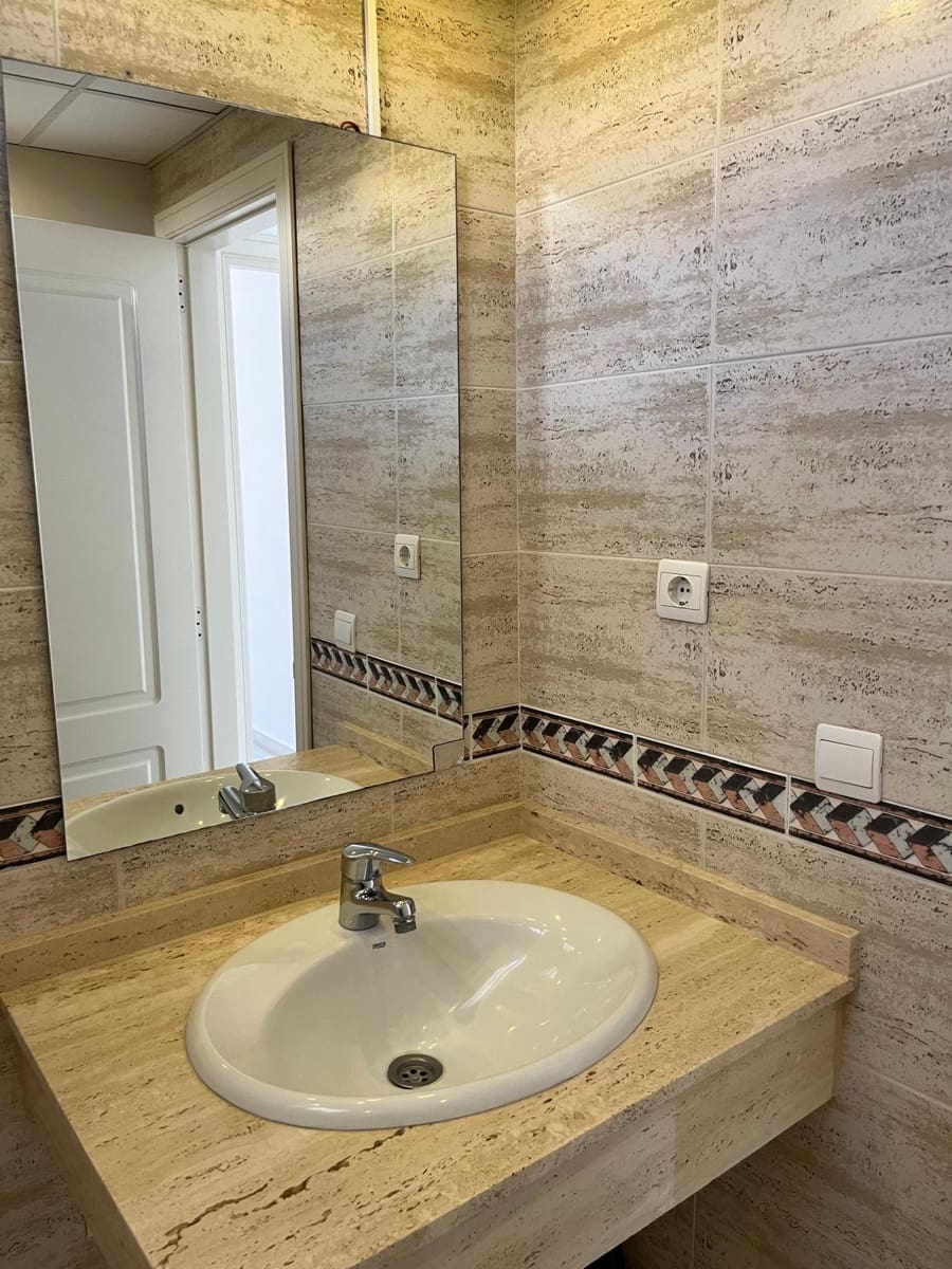   2 soveværelse   ferieLejlighed i Marbella   med   swimmingpool  garage  - € 5.125 (Ref: 9330369)