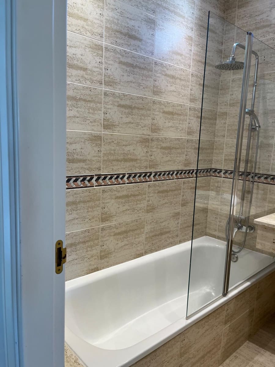   2 soveværelse   ferieLejlighed i Marbella   med   swimmingpool  garage  - € 5.125 (Ref: 9330369)