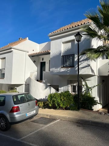 2 bedroom Apartment for holiday rental in Los Naranjos, Marbella with pool garage - € 5,125 (Ref: 9330369)