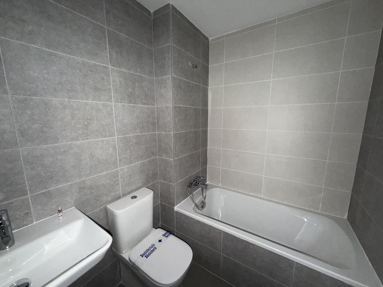 3 slaapkamer Appartement te koop in Estepona met zwembad garage - € 475.000 (Ref: 9334575)