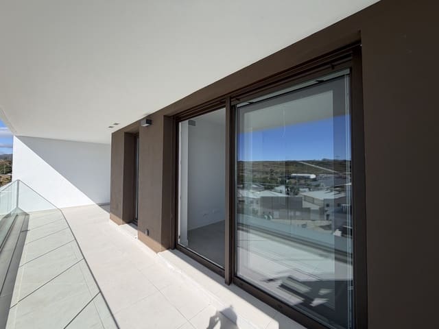 3 chambre Appartement à vendre à Zona Calvario, Estepona avec piscine garage - 475 000 € (Ref: 9334575)