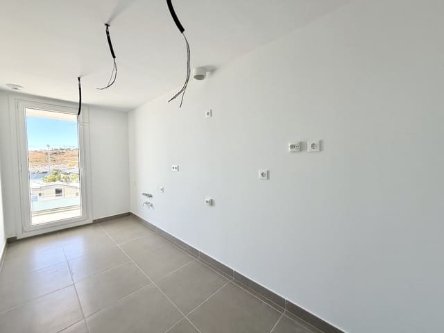 3 chambre Appartement à vendre à Zona Calvario, Estepona avec piscine garage - 475 000 € (Ref: 9334575)