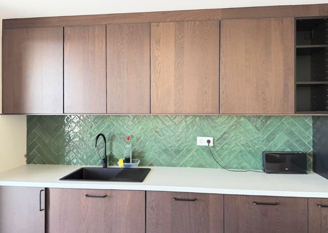 Apartamento de 3 habitaciones en Zona Calvario, Estepona en venta con piscina garaje - 475.000 € (Ref: 9334575)