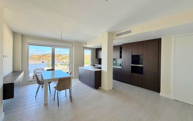 Apartamento de 3 habitaciones en Zona Calvario, Estepona en venta con piscina garaje - 475.000 € (Ref: 9334575)