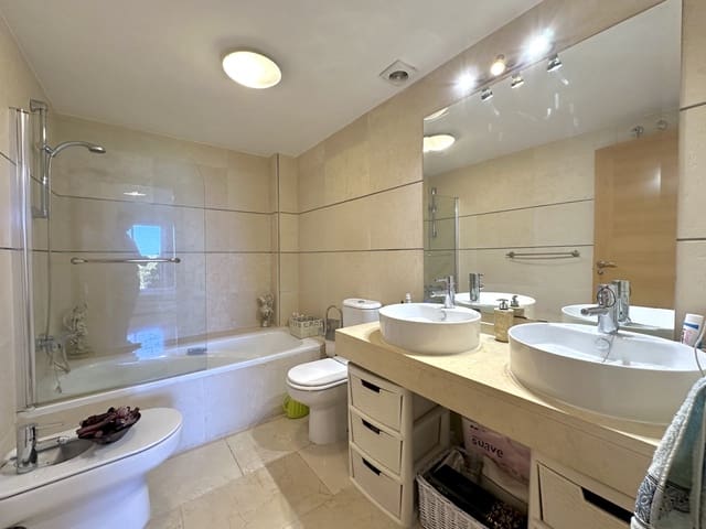 2 bedroom Apartment for sale in La Concha - Resina Golf, Estepona with pool garage - € 349,000 (Ref: 9337768)