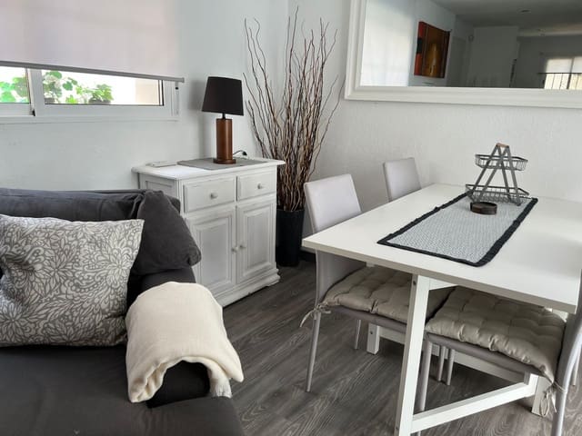 4 camera da letto Casa da affittare in Las Chapas, Marbella - 1.800 € (Rif: 9344592)