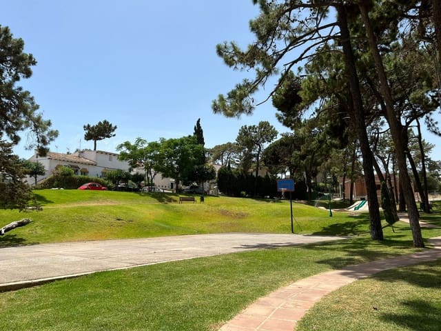 4 camera da letto Casa da affittare in Las Chapas, Marbella - 1.800 € (Rif: 9344592)