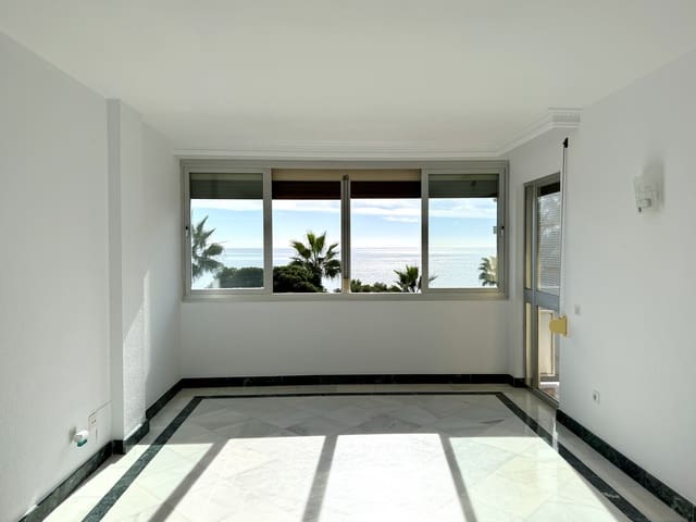 Apartamento de 4 habitaciones en Centro, Estepona en alquiler con garaje - 2.835 € (Ref: 9378891)