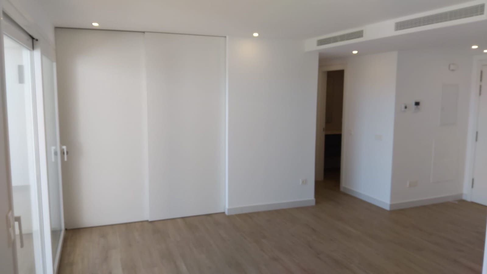 2 sypialnia Apartament na sprzedaż w Casares z basenem garażem - 335 000 € (Ref: 9387709)