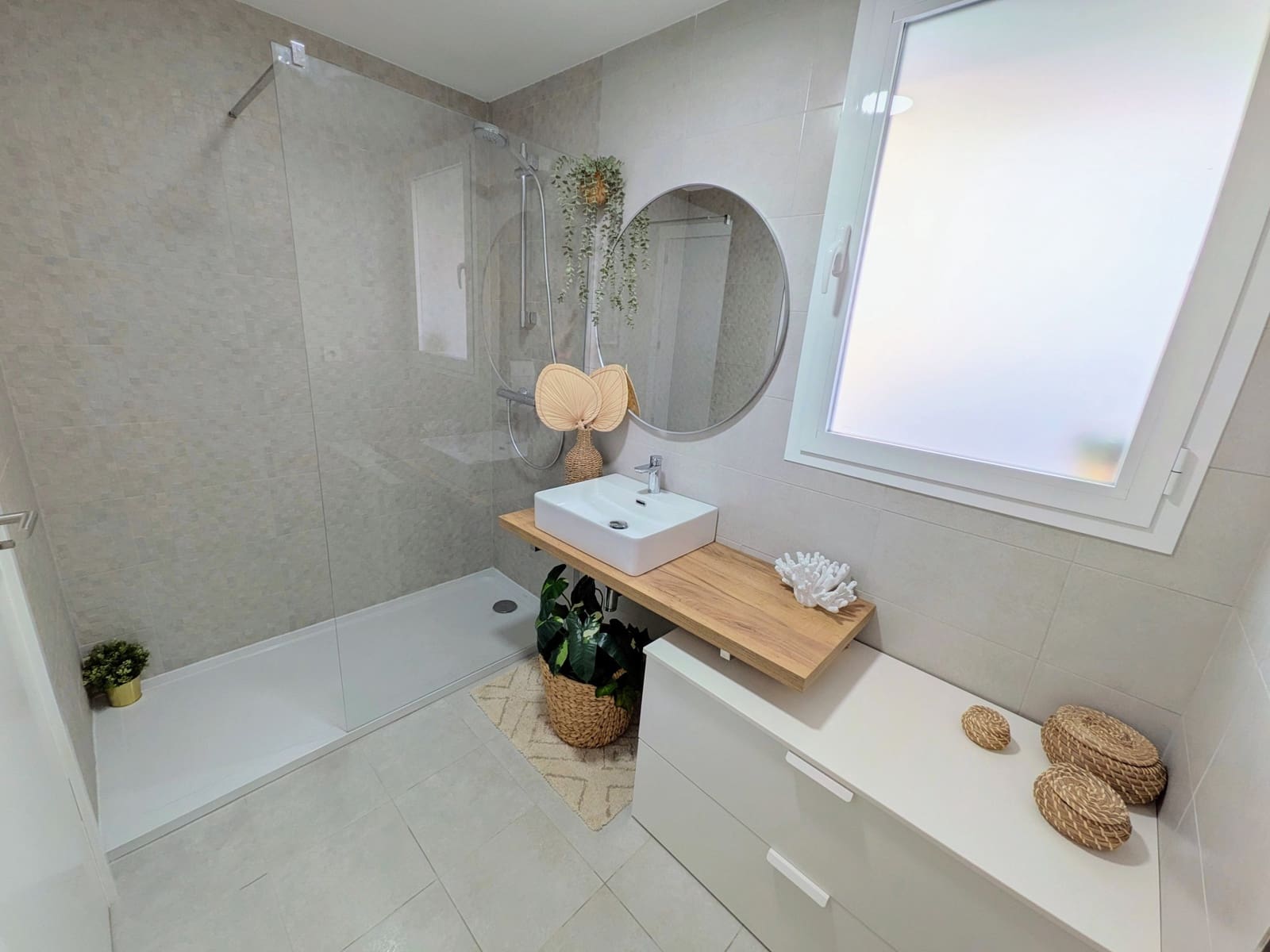 3 chambre Penthouse à vendre à Estepona avec piscine garage - 780 000 € (Ref: 9398280)