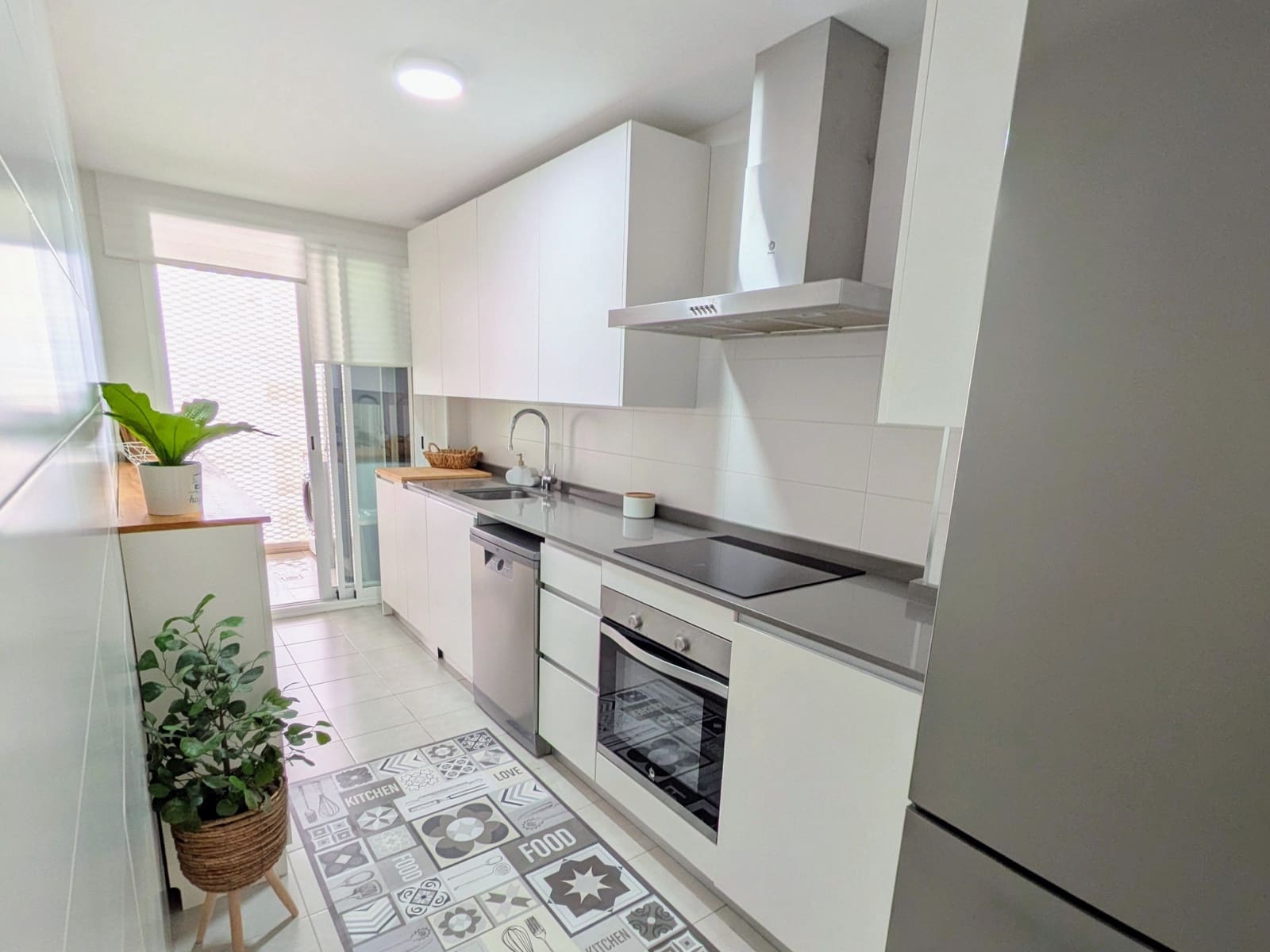 3 chambre Penthouse à vendre à Estepona avec piscine garage - 780 000 € (Ref: 9398280)