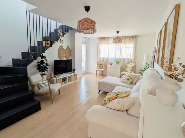 3 soverom Penthouse til salgs i Parque Central, Estepona med svømmebasseng garasje - € 729 000 (Ref: 9398280)