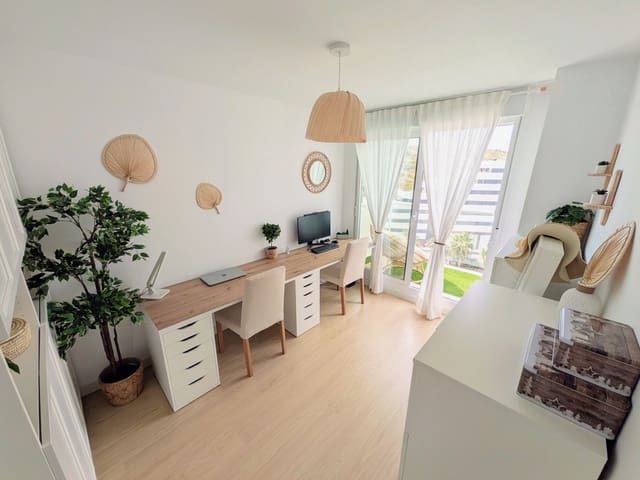 3 soverom Penthouse til salgs i Parque Central, Estepona med svømmebasseng garasje - € 729 000 (Ref: 9398280)