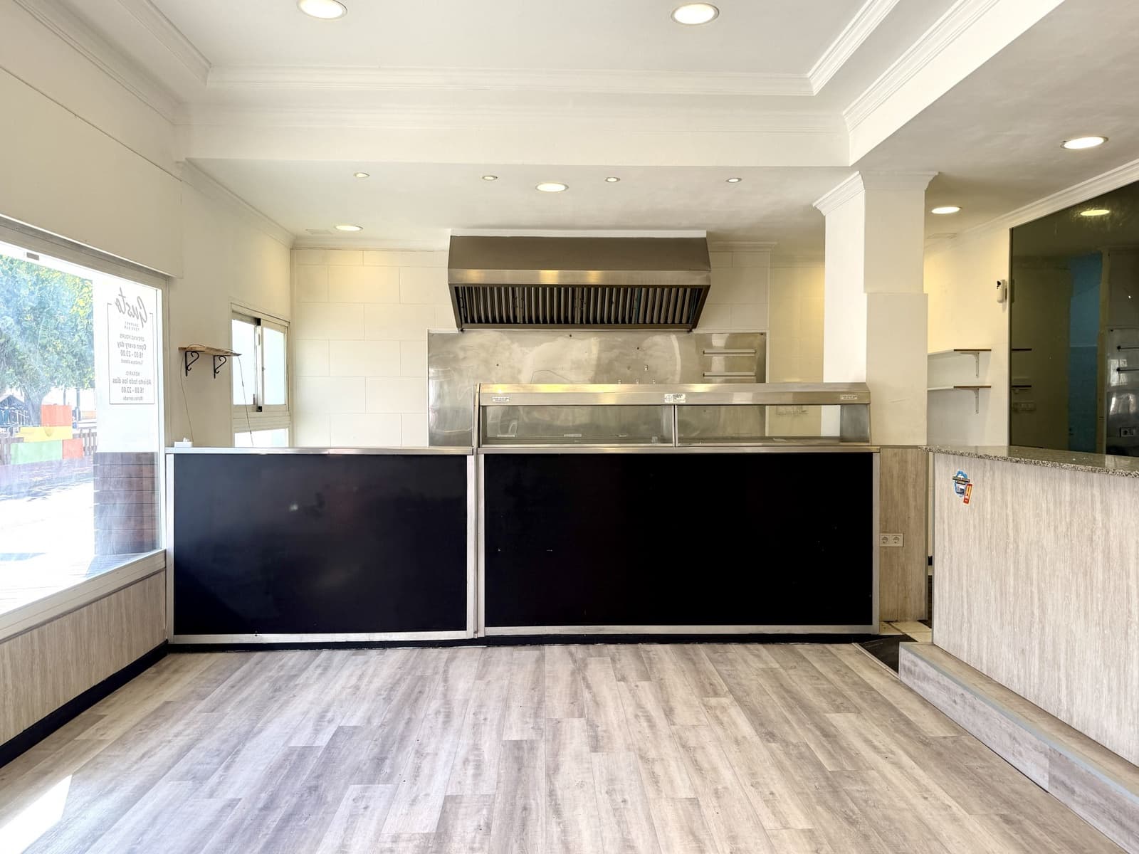 Ristorante/Bar da affittare in San Luis de Sabinillas - 1.300 € (Rif: 9410780)