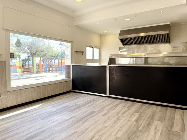 Ravintola/baari vuokrattavana paikassa San Luis de Sabinillas, Manilva - 1 300 € (Ref: 9410780)