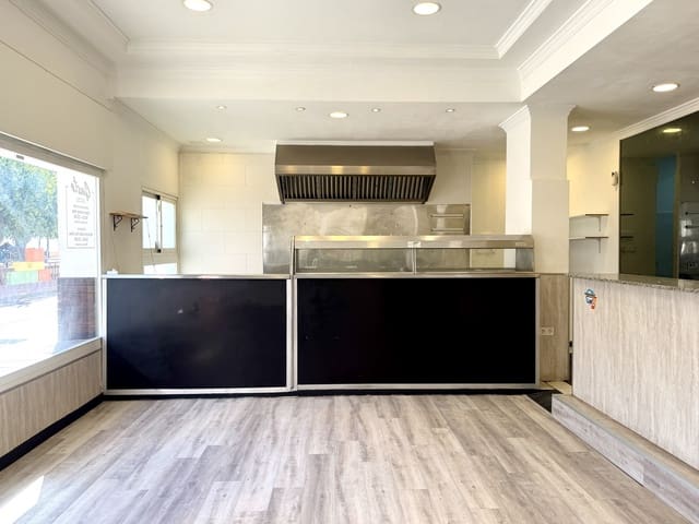 Ravintola/baari vuokrattavana paikassa San Luis de Sabinillas, Manilva - 1 300 € (Ref: 9410780)