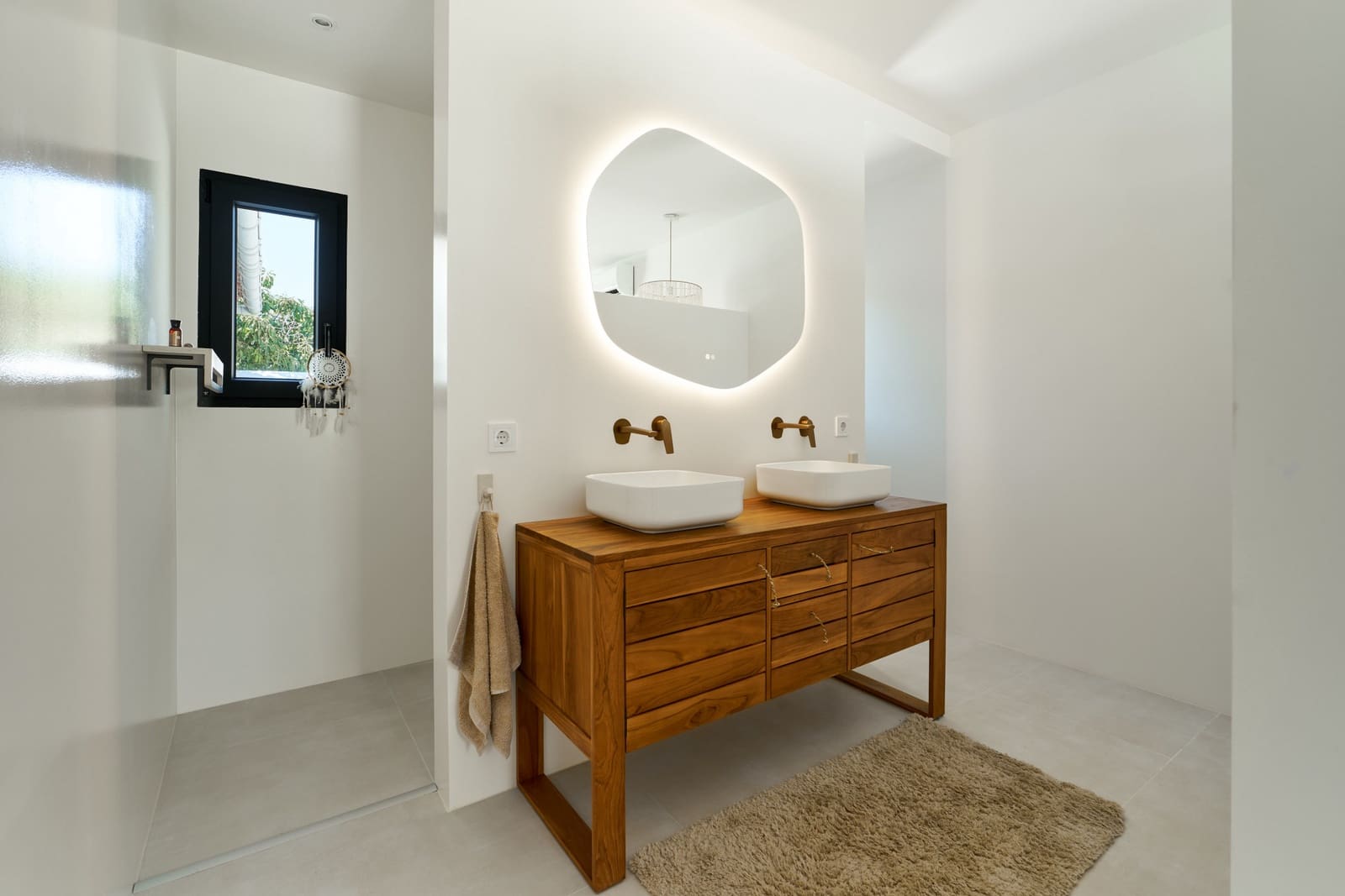 3 bedroom Villa for sale in Estepona with pool garage - € 1,495,000 (Ref: 9410784)