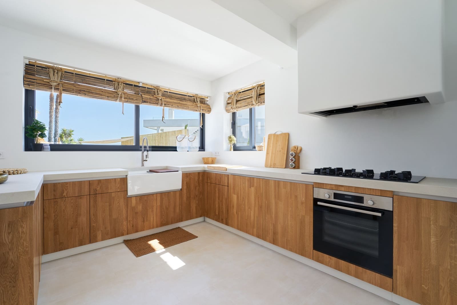 3 bedroom Villa for sale in Estepona with pool garage - € 1,495,000 (Ref: 9410784)