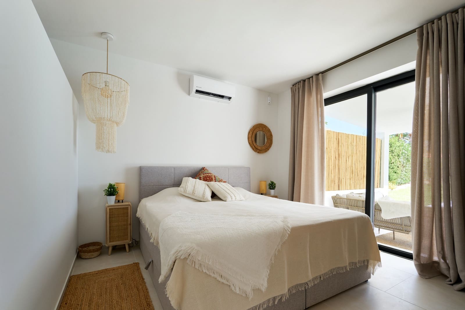 3 bedroom Villa for sale in Estepona with pool garage - € 1,495,000 (Ref: 9410784)