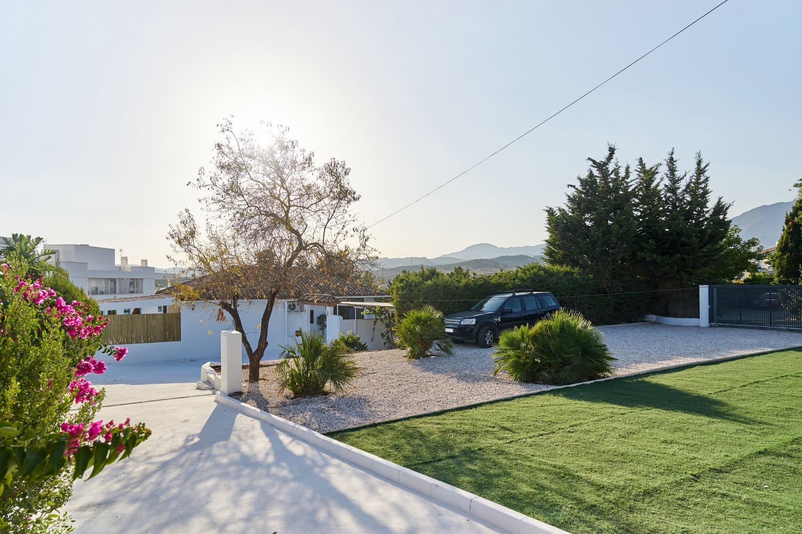 3 bedroom Villa for sale in Estepona with pool garage - € 1,495,000 (Ref: 9410784)