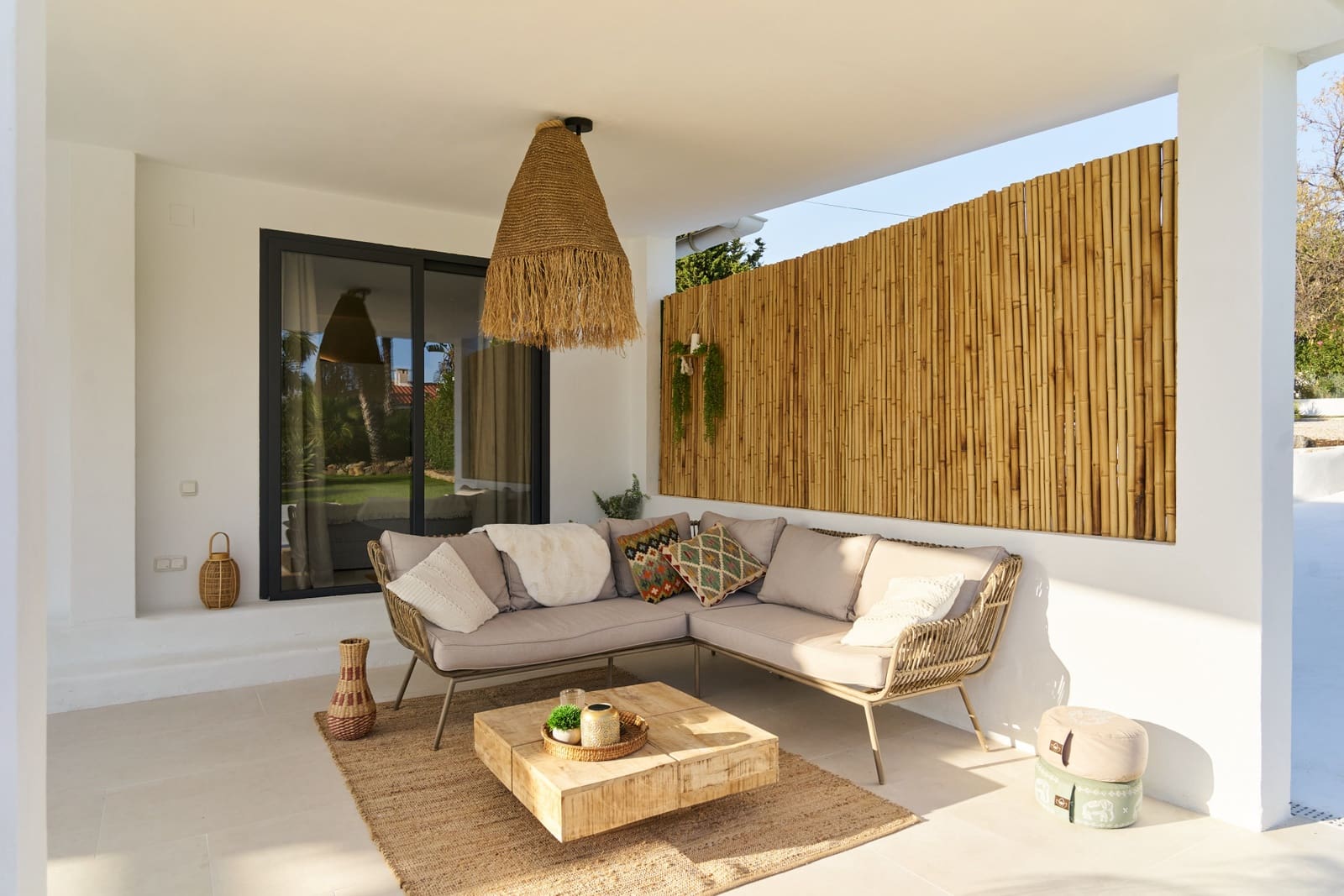 3 bedroom Villa for sale in Estepona with pool garage - € 1,495,000 (Ref: 9410784)