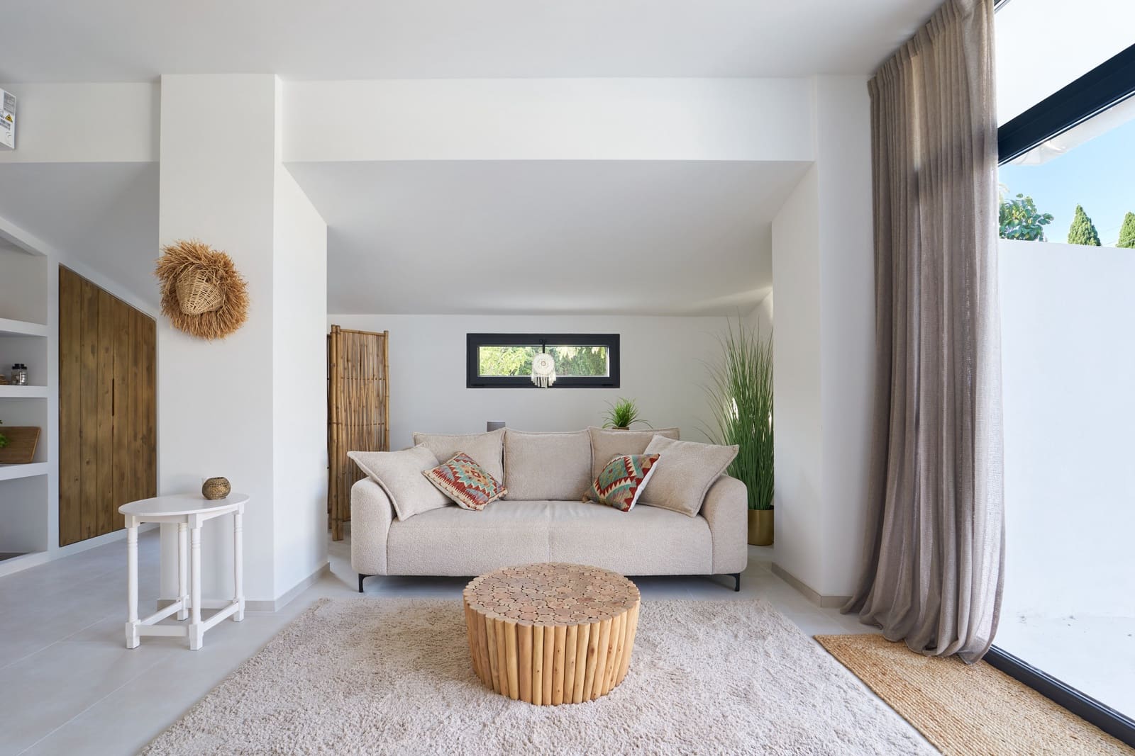 3 bedroom Villa for sale in Estepona with pool garage - € 1,495,000 (Ref: 9410784)