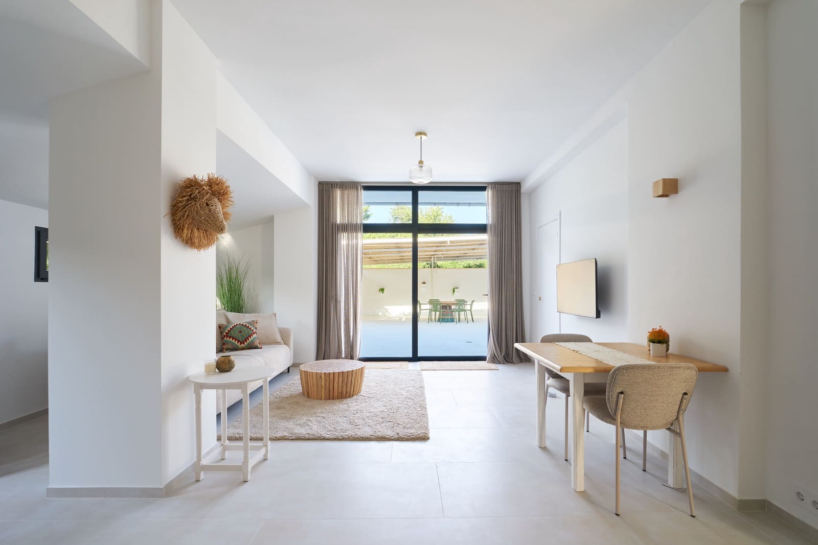 3 bedroom Villa for sale in Estepona with pool garage - € 1,495,000 (Ref: 9410784)