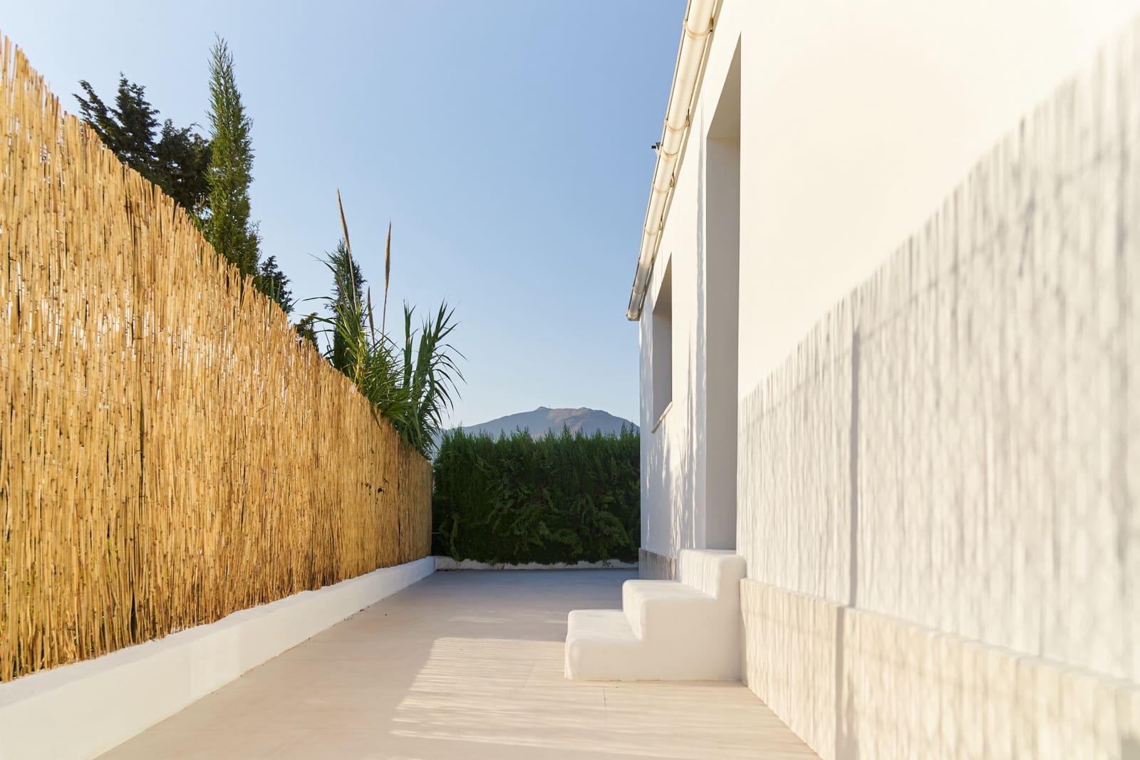 3 bedroom Villa for sale in Estepona with pool garage - € 1,495,000 (Ref: 9410784)