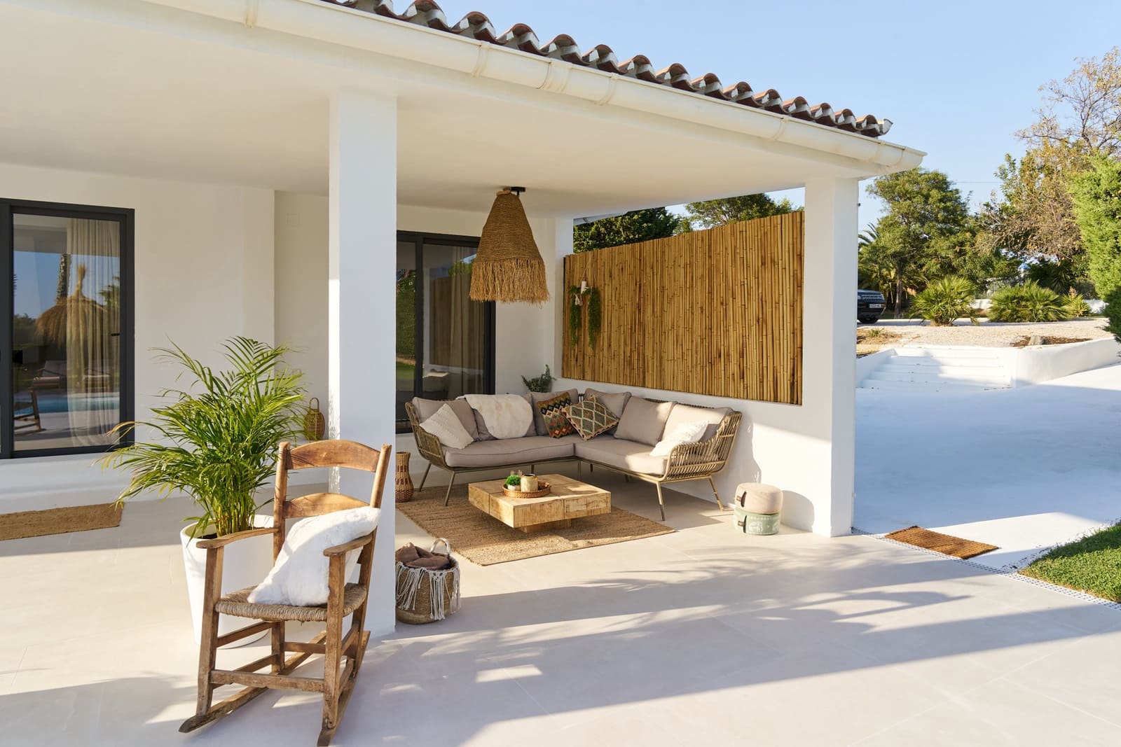 3 bedroom Villa for sale in Estepona with pool garage - € 1,495,000 (Ref: 9410784)