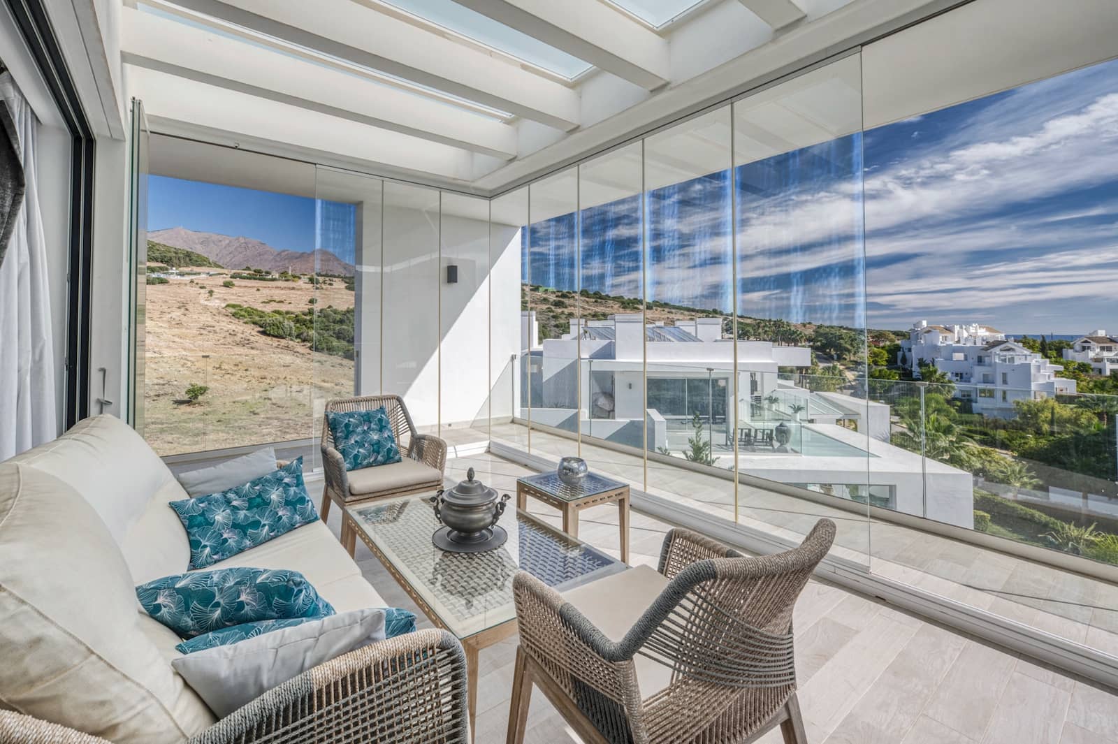 Apartamento de 3 habitaciones en Casares en venta con piscina garaje - 699.000 € (Ref: 9413842)