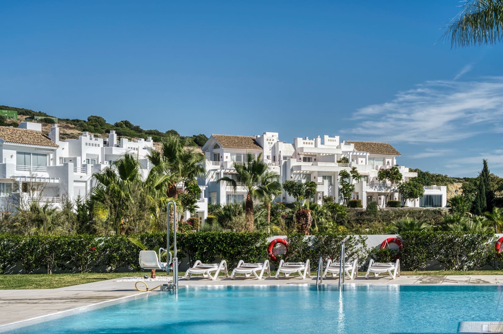 Apartamento de 3 habitaciones en Casares en venta con piscina garaje - 699.000 € (Ref: 9413842)