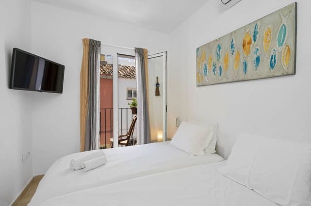 2 bedroom Townhouse for rent in Centro, Estepona - € 1,450 (Ref: 9413843)