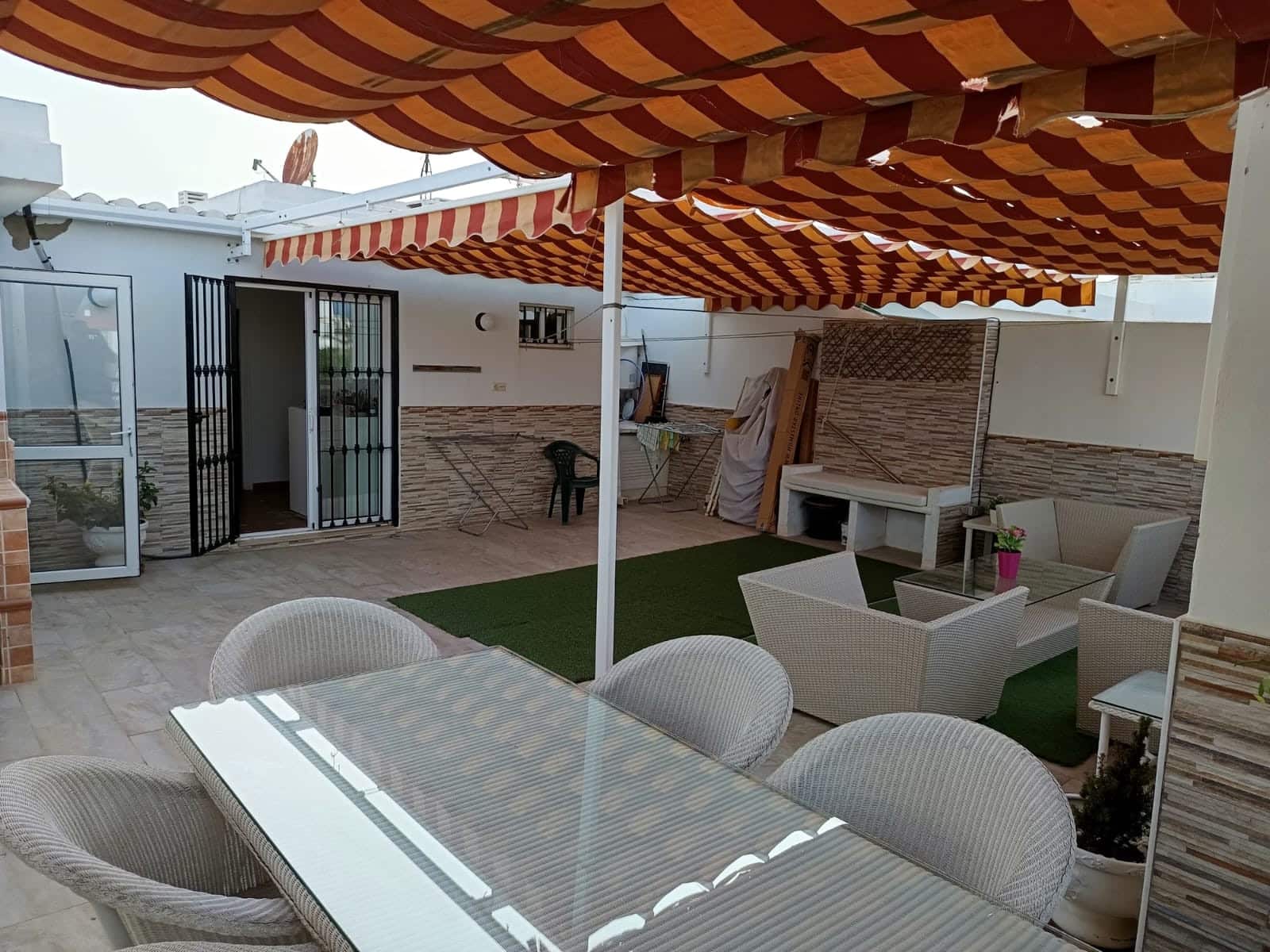 5 chambre Penthouse à vendre à Estepona avec piscine - 460 000 € (Ref: 9415670)