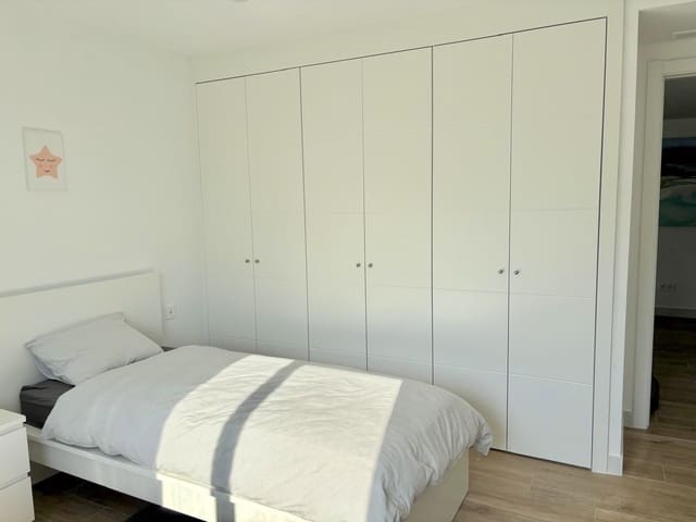 2 slaapkamer Appartement te koop in Casares Pueblo, Casares met zwembad garage - € 525.000 (Ref: 9419365)