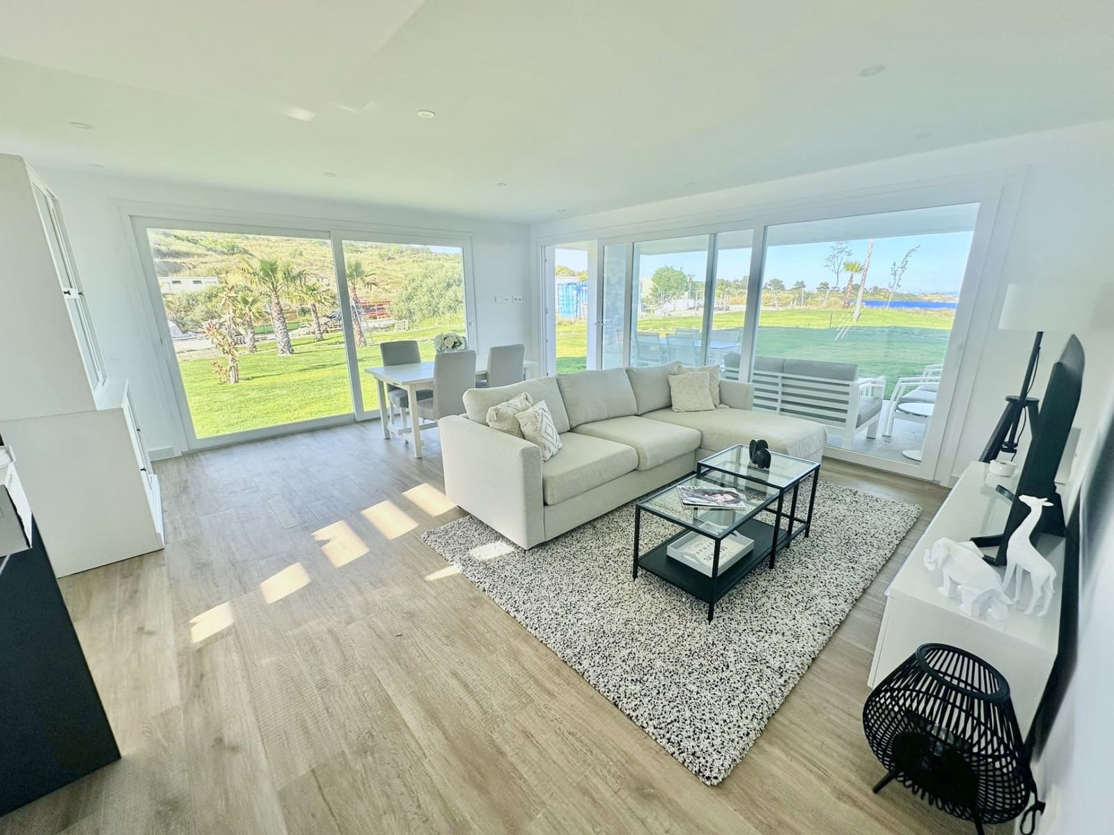 2 soverom Leilighet til salgs i Casares med svømmebasseng garasje - € 525 000 (Ref: 9419365)